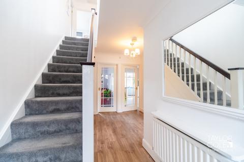 4 bedroom detached house for sale, Kensington Drive, Tamworth