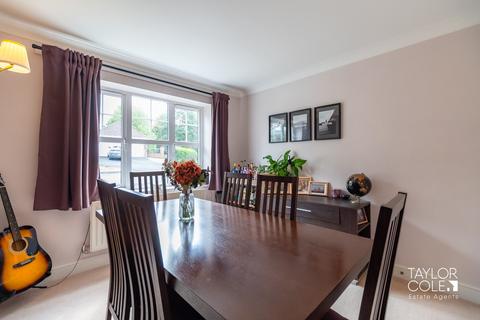 4 bedroom detached house for sale, Kensington Drive, Tamworth