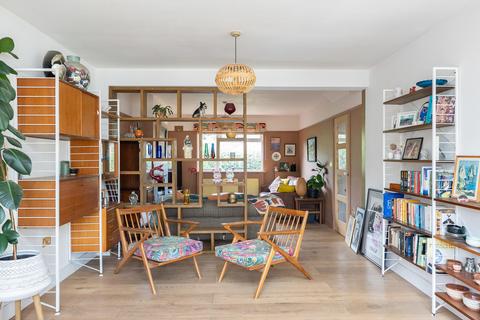 4 bedroom semi-detached house for sale, Westcott Street, Westcott