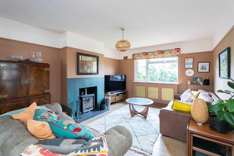 4 bedroom semi-detached house for sale, Westcott Street, Westcott