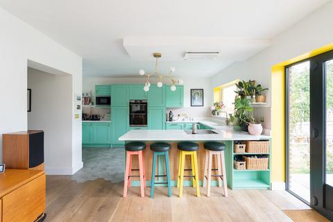 4 bedroom semi-detached house for sale, Westcott Street, Westcott