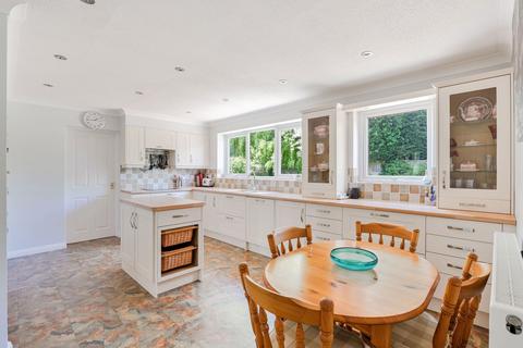 undefined, Lincolns Mead, Lingfield RH7