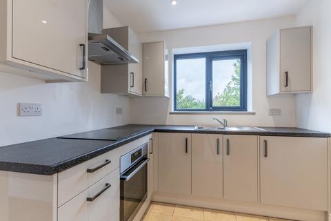 3 bedroom semi-detached house to rent, Manor Crescent, Knutsford