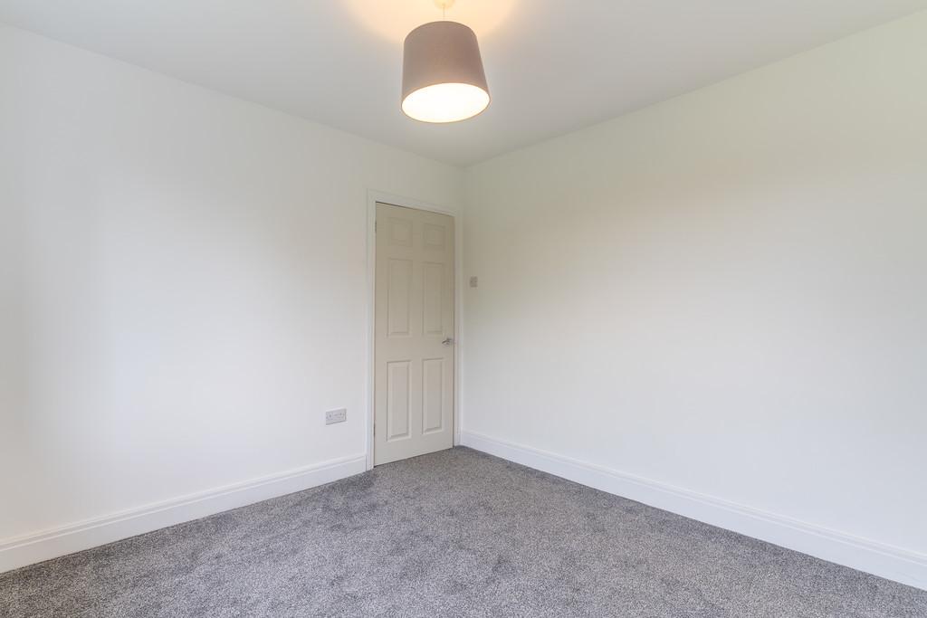11 Manor Crescent-21