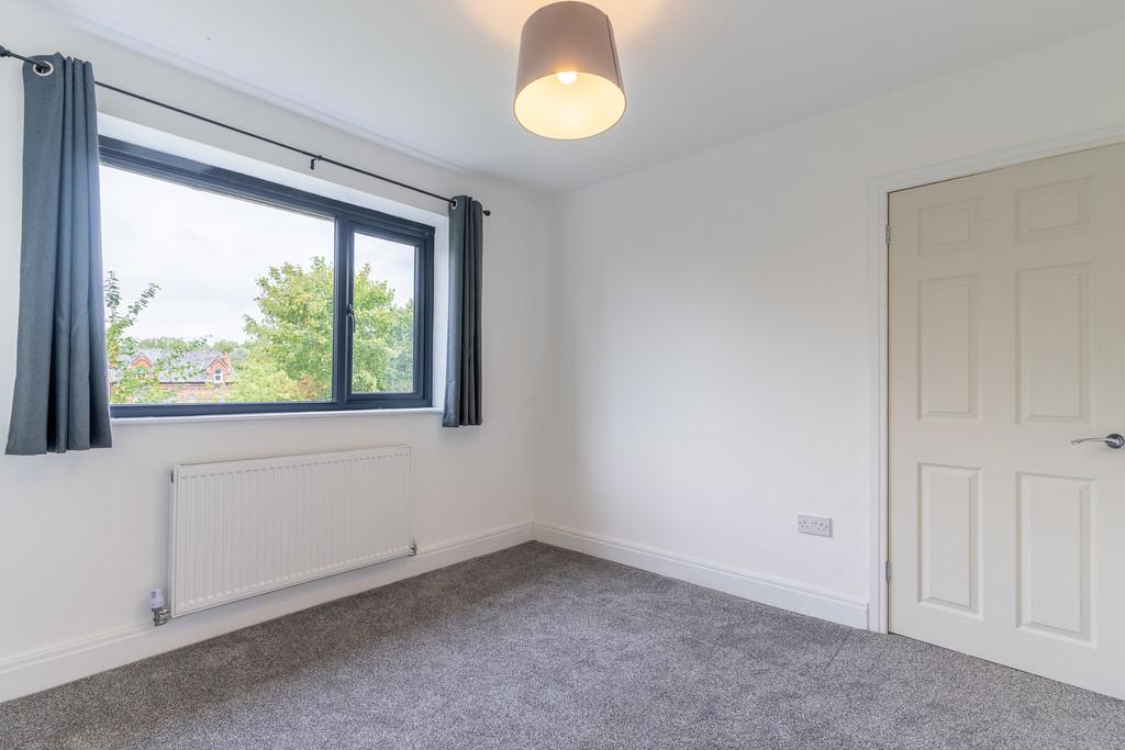 11 Manor Crescent-22