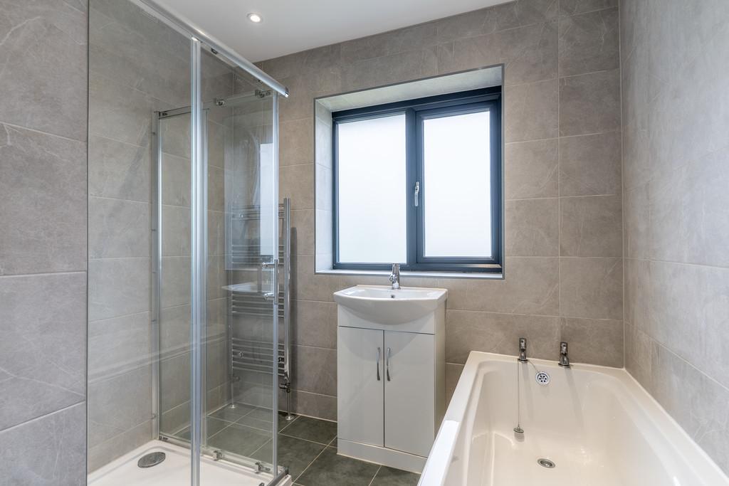 11 Manor Crescent-23