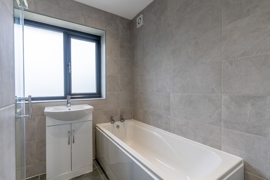 11 Manor Crescent-24