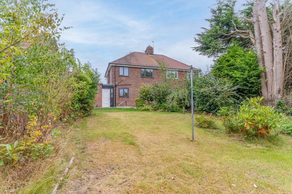11 Manor Crescent-13
