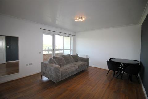 1 bedroom flat for sale, Windrush Drive, High Wycombe HP13