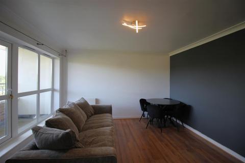1 bedroom flat for sale, Windrush Drive, High Wycombe HP13