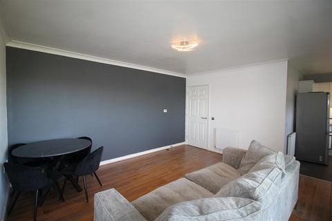 1 bedroom flat for sale, Windrush Drive, High Wycombe HP13