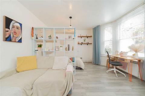 undefined, Boscombe Road, London W12