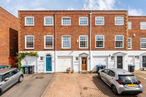 undefined, Blenheim Gardens, Kingston Hill, Kingston upon Thames, KT2