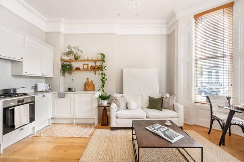 1 bedroom flat for sale, Campden Hill Gardens, Notting Hill, London, W8