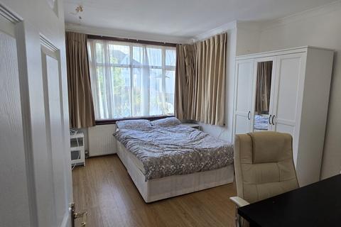undefined, Queenscourt, Wembley HA9