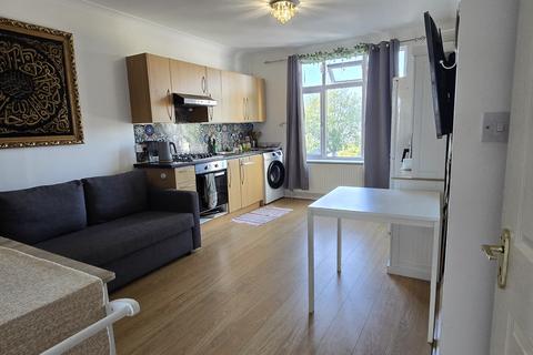 undefined, Queenscourt, Wembley HA9