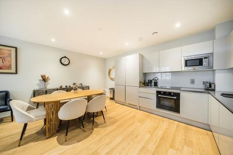2 bedroom flat to rent, Plough Lane, London SW17