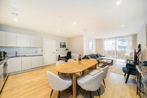 2 bedroom flat to rent, Plough Lane, London SW17
