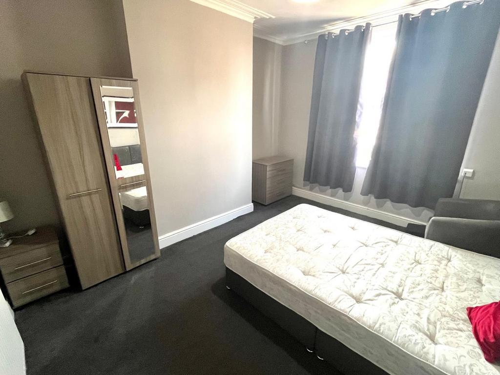 House in Leeds, Daisy Hill, Morley - View 3