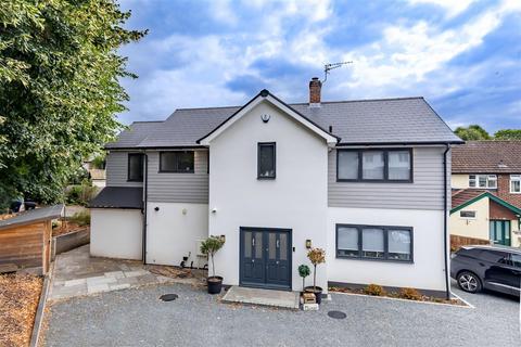 4 bedroom detached house for sale, Kendal Avenue, Epping