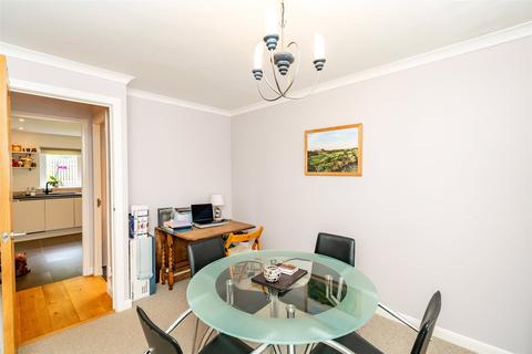 83 Auchingane, Edinburgh, EH10 7HU