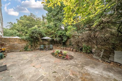 undefined, High Point, Weybridge, KT13