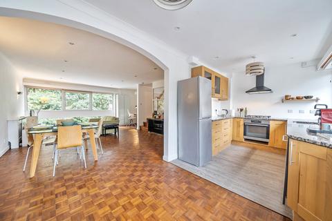 undefined, High Point, Weybridge, KT13