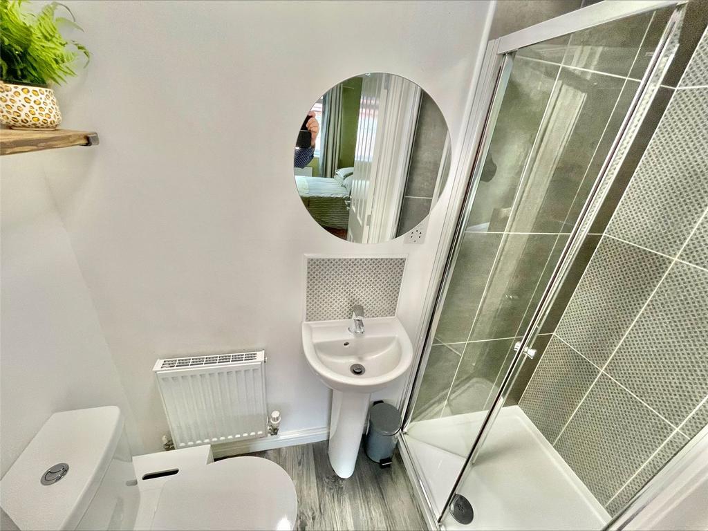 En Suite Shower Room