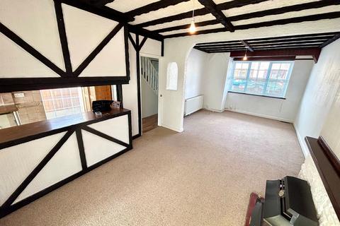 3 bedroom end of terrace house to rent, Beamway, Dagenham, RM10