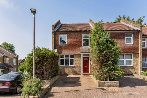 22 Mountbatten Close, London, SE19 1AP