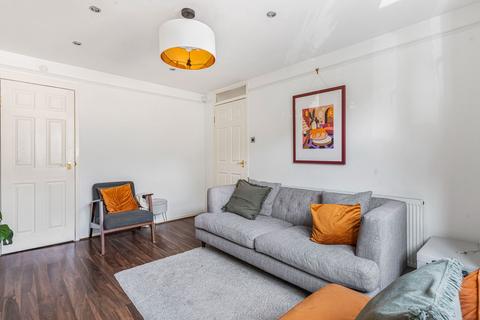 22 Mountbatten Close, London, SE19 1AP