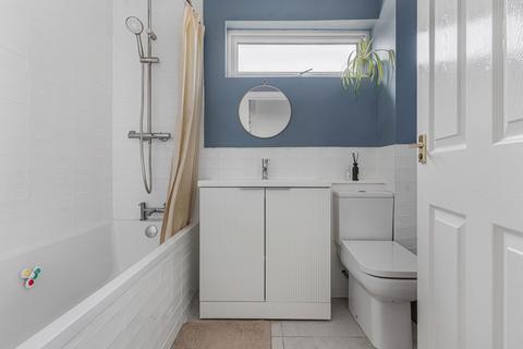 22 Mountbatten Close, London, SE19 1AP