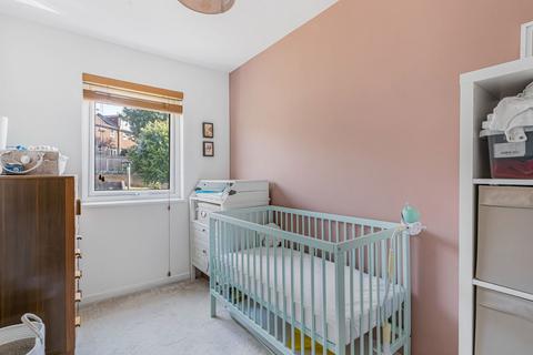 22 Mountbatten Close, London, SE19 1AP