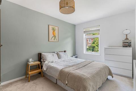 22 Mountbatten Close, London, SE19 1AP