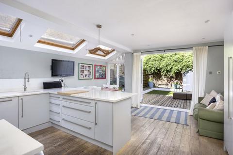 4 bedroom terraced house for sale, Percy Road, London