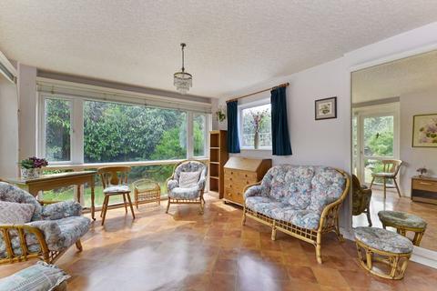 3 bedroom detached bungalow for sale, Summerlands, Cranleigh