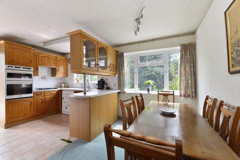 3 bedroom detached bungalow for sale, Summerlands, Cranleigh