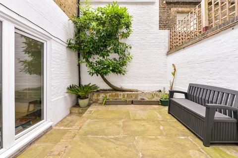 2 bedroom flat for sale, Roland Gardens, South Kensington, London