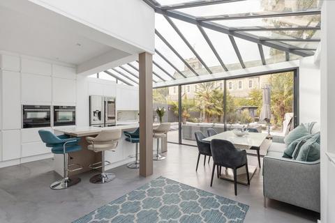 undefined, London W5