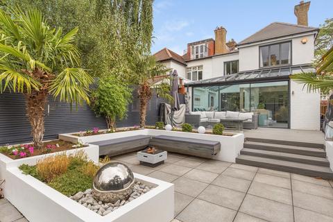 11 Elm Crescent, London, W5 3JW