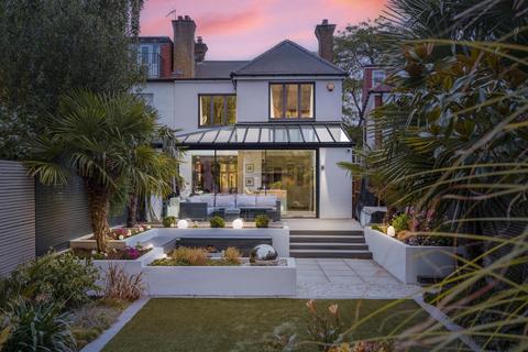 11 Elm Crescent, London, W5 3JW