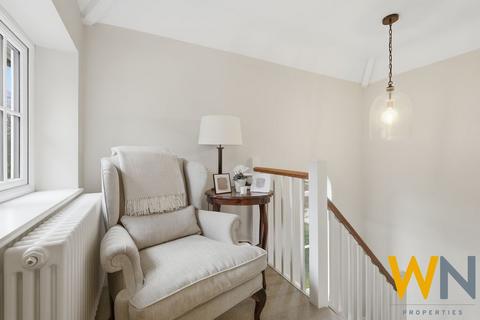4 bedroom detached house for sale, Roundwood Avenue, Hutton Mount, Brentwood CM13