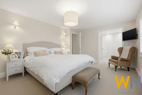 30 Roundwood Avenue, Hutton, Brentwood, CM13 2LZ
