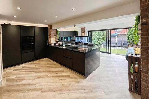 undefined, Quakerfields, Westhoughton