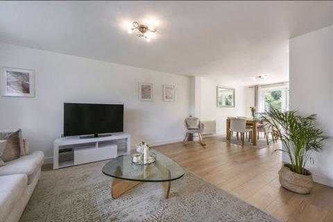 undefined, Trader Road, London