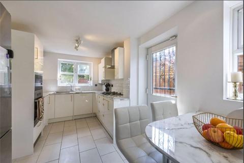 21 Trader Road, London, E6 6FR
