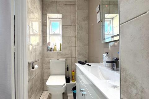 21 Trader Road, London, E6 6FR