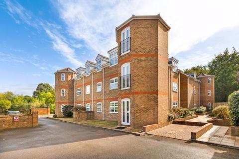 undefined, Oatlands Chase, Weybridge