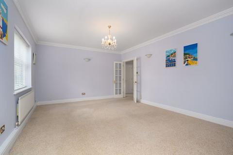undefined, Oatlands Chase, Weybridge