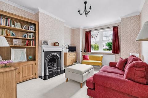 2 bedroom semi-detached house for sale, Cambridge Road, Walton-On-Thames